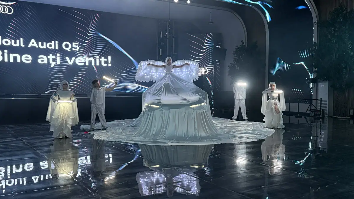 Audi — LED Reveal Show