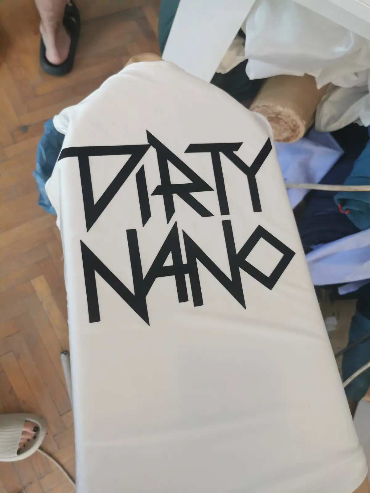 Dirty Nano — tur cu evantaie LED