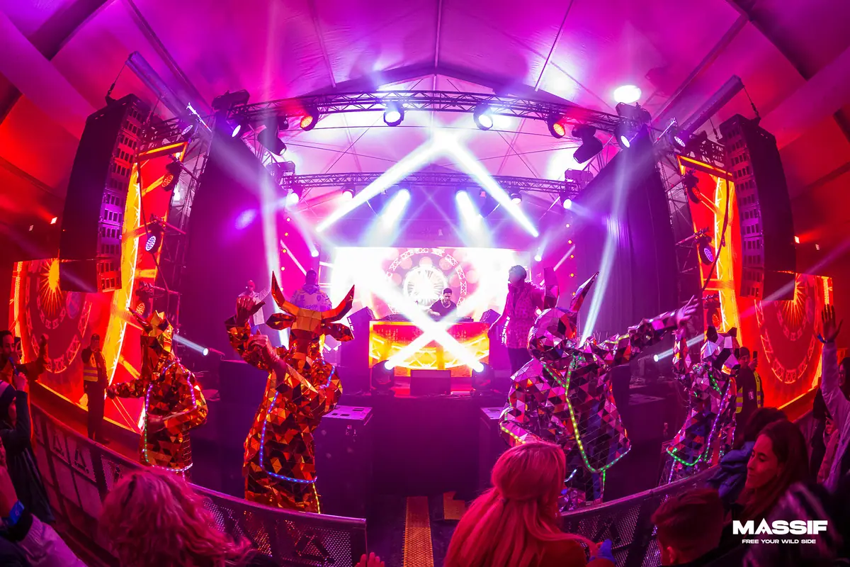 Massif Festival — LED Mirror Family