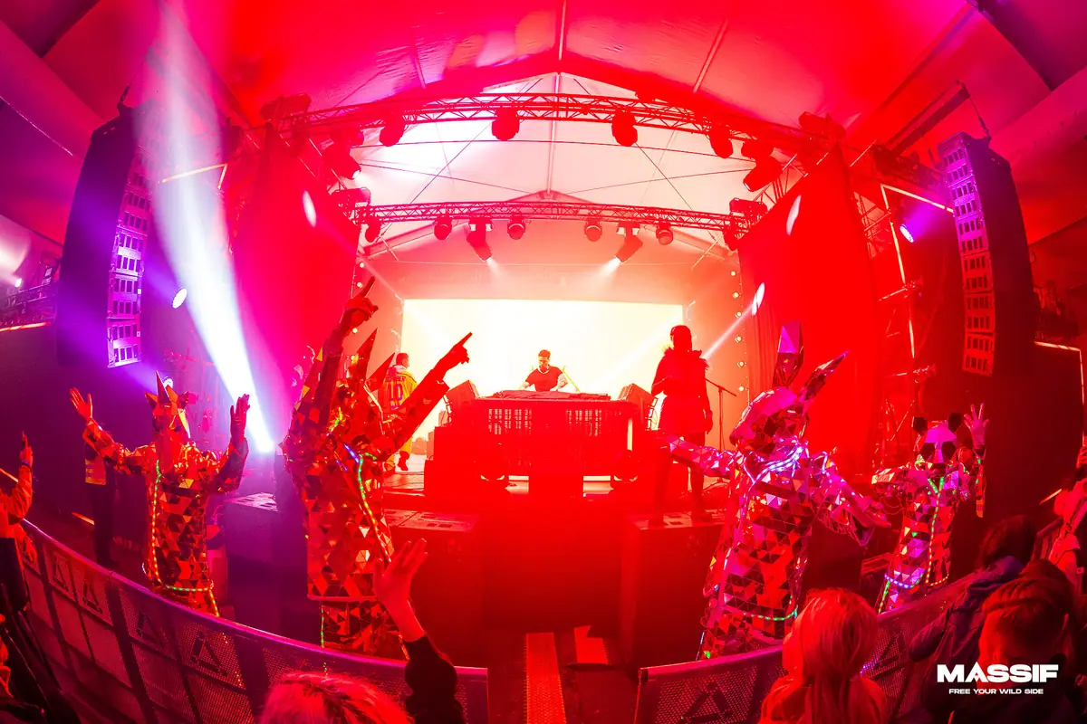 Massif Festival — LED Mirror Family