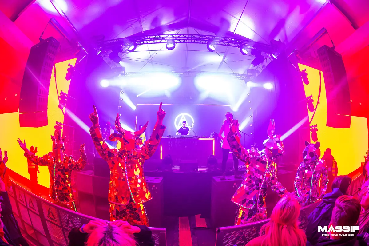 Massif Festival — LED Mirror Family