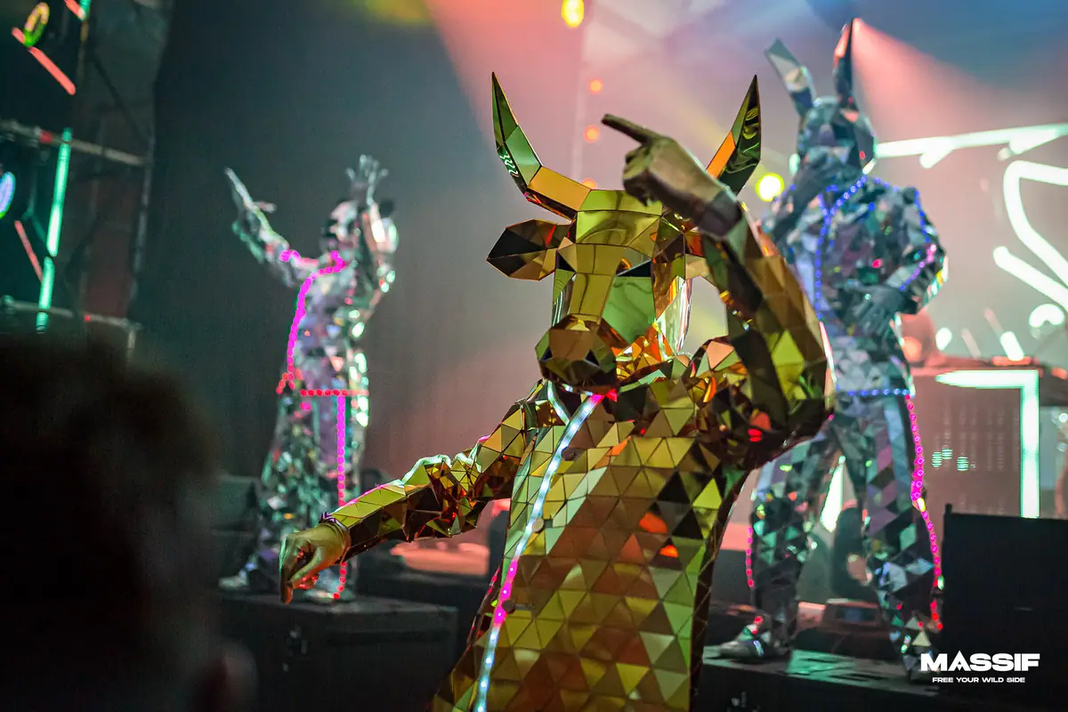 Massif Festival — LED Mirror Family