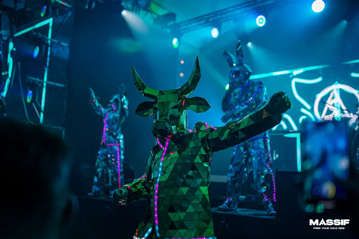 Massif Festival — LED Mirror Family