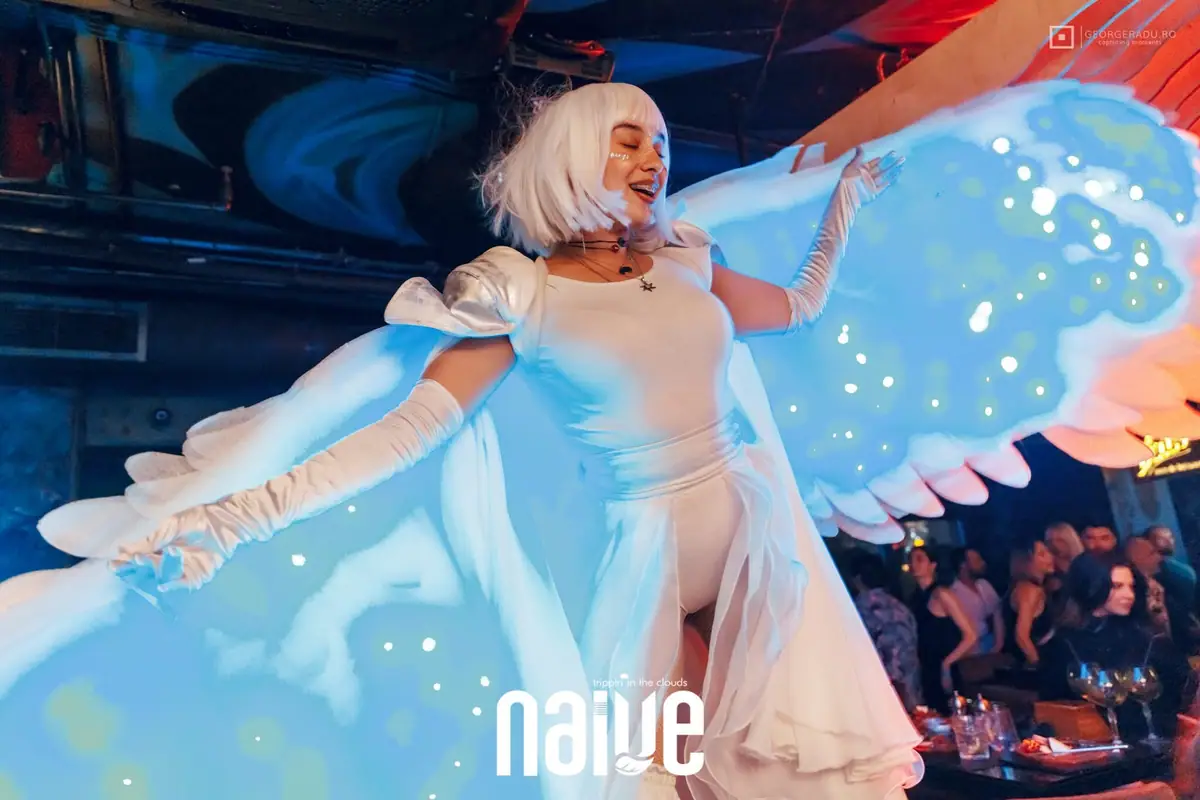 Naive — Club Residency