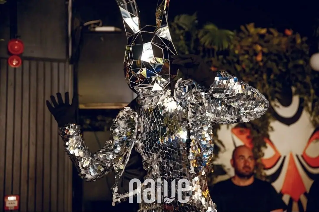 Naive — Club Residency