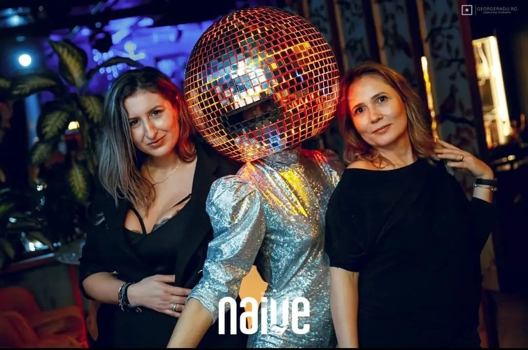 Naive — Club Residency