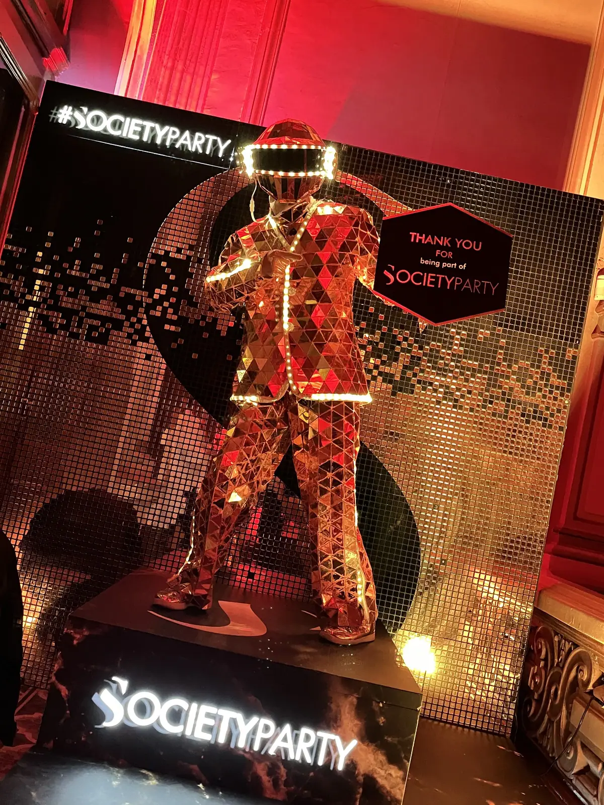 Sobranie — Society Party